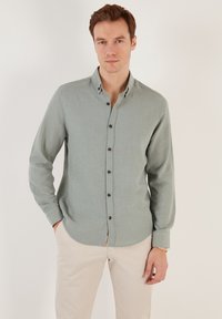 Buratti REGULAR FIT - Camisa - mint