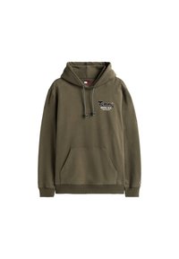 Sudadera color verde oliva con un bolsillo frontal tipo canguro, capucha ajustable con cordón y logo bordado en el pecho, fabricada con un tejido suave.