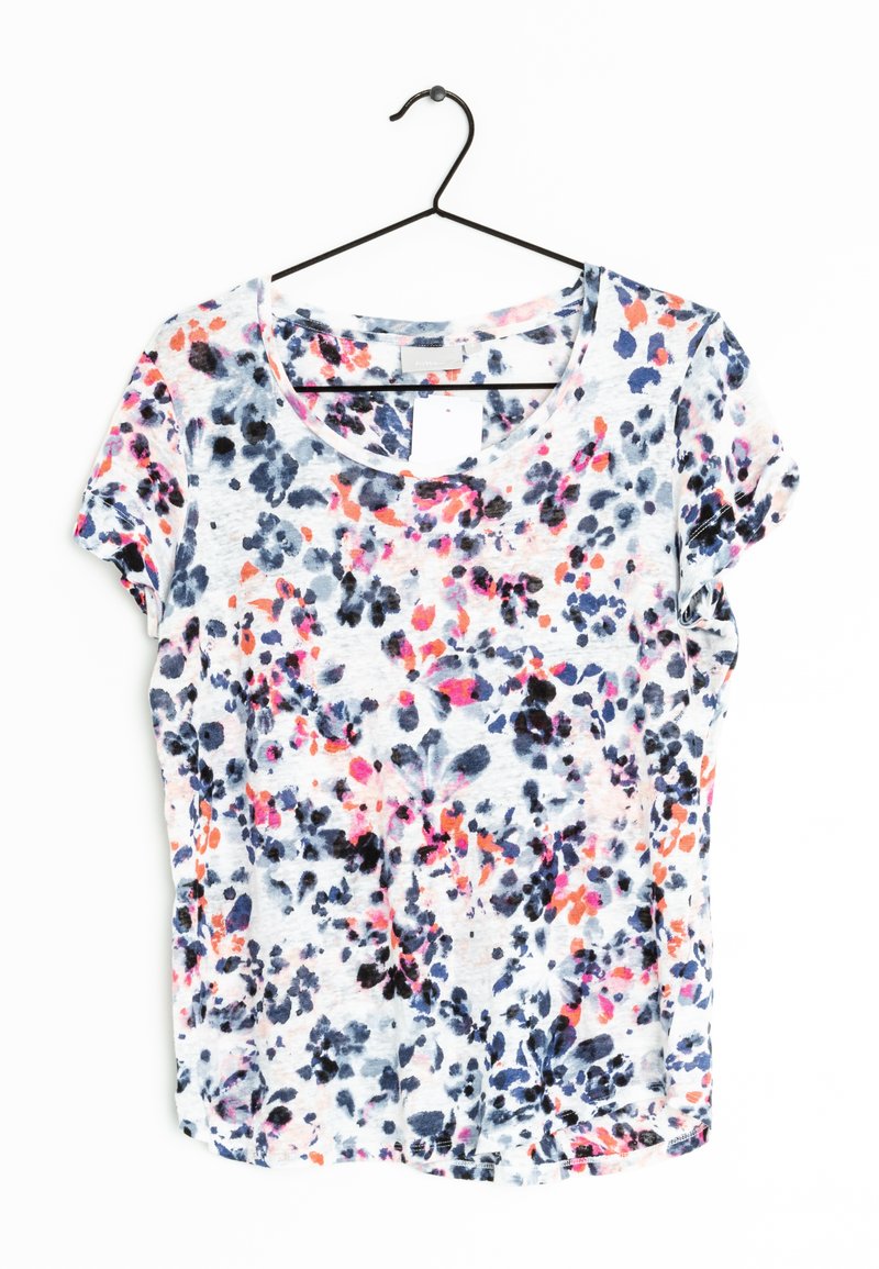 Kortærmet blomster-skjorte med en lysegrå baggrund og mønstre i blå, pink og orange, lavet af blødt, tekstureret materiale.