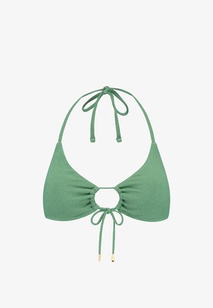 Groene halter bikini top met een gestructureerde afwerking, met een sleutelgat uitsparing in het midden en verstelbare banden met gouden accenten.