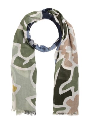 Écharpe légère avec des formes abstraites et irrégulières en vert, beige, bleu et blanc, avec des bords effilochés, bouclée lâchement en haut.