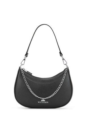 Schwarze strukturierte Lederhandtasche mit silberner Kettendetail und einem einzelnen Schulterriemen, mit Reißverschluss und Markennamen "Wittchen" vorne.