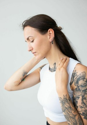 Wildcat OVAL HOOPS - Ohrringe - hochglanzpoliert wasserfest