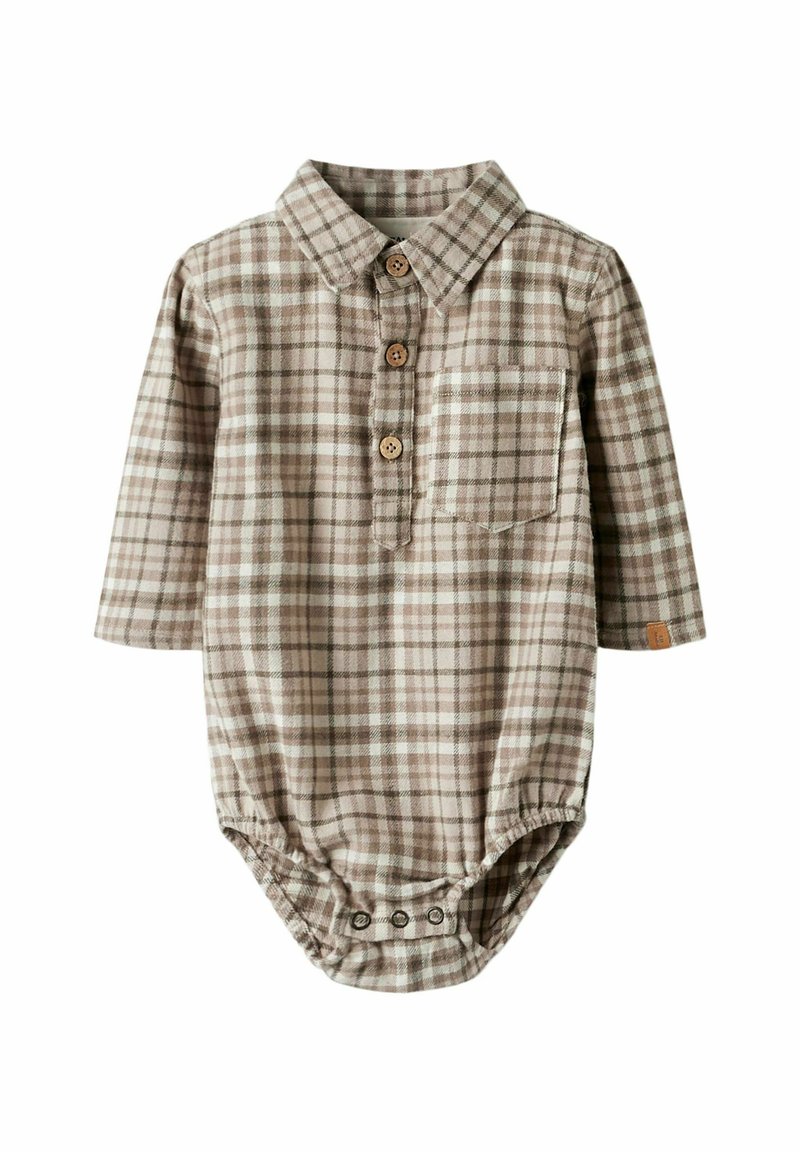 Hnědý kostkovaný bodysuit s dlouhým rukávem z měkké látky má límcový výstřih, tři dřevěné knoflíky, náprsní kapsu a snap zapínání na spodní části.
