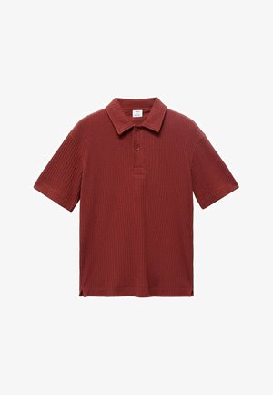 Korte ærmer polo skjorte i en dyb rød farve, lavet af ribbet stof, med en klassisk krave og tre-knaps lukning.