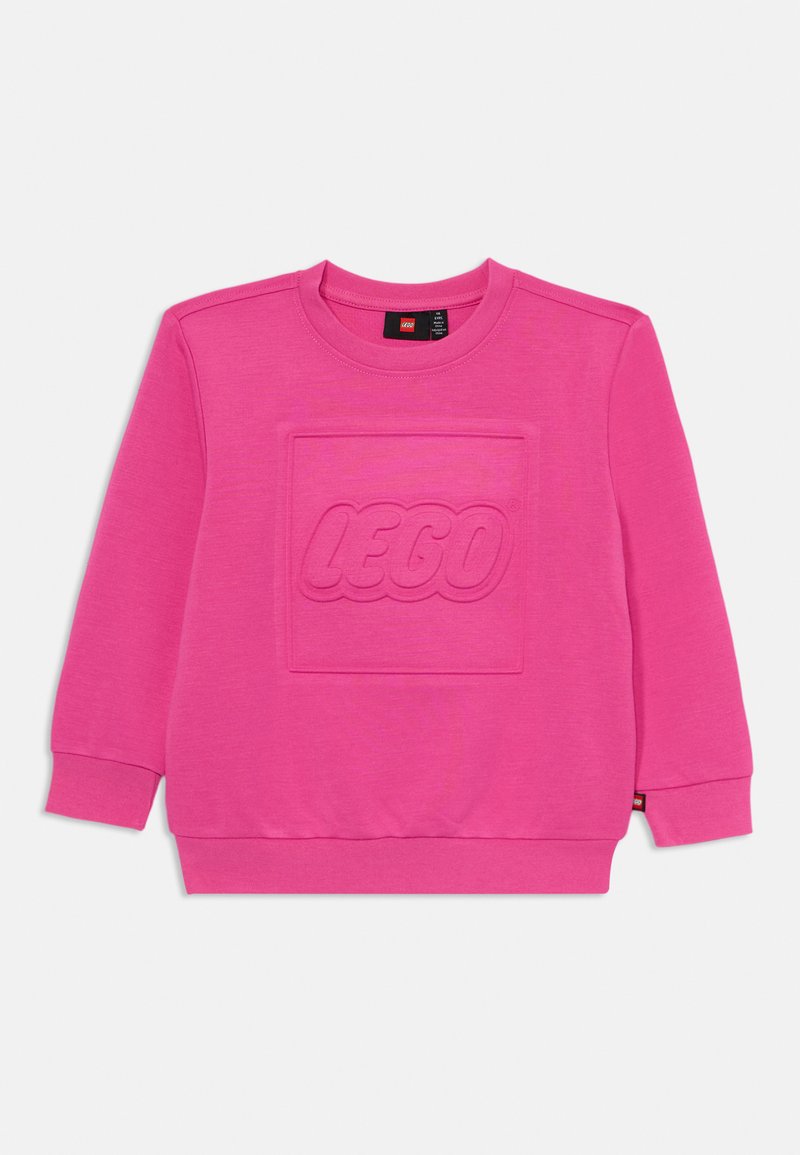 Rosa sweatshirt med en strukturerad LEGO-logotyp i mitten, rund halsringning, långa ärmar och ribbade muddar och nederkant. Mjuk tygkvalitet.