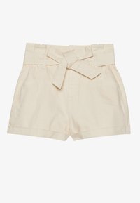 Krémové bavlněné šortky s páskem v pase, které mají dvě boční kapsy a ohrnuté nohavice pro ležérní vzhled.