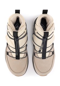 Botas con cordones hasta el tobillo en una combinación de colores beige y gris. Presentan ante texturizado, forro de tela suave y sistema de cordones negros. Suela de goma.