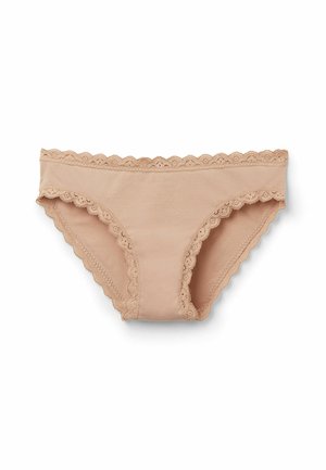 Licht beige damesondergoed met gekartelde kanten rand bij de taille en beenopeningen. Zachte, lichte stof. Klassieke slipstijl.