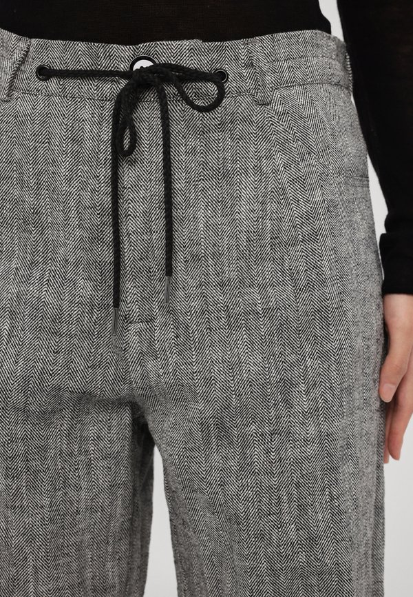 NANNY - Trousers - salt and pepper4