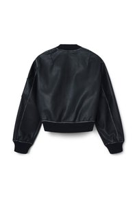 Veste bomber en cuir noir avec des poignets et un ourlet côtelés, présentant une texture lisse et un design minimaliste. Aucun matériel ou accent visible.