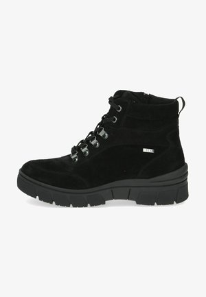 Bottines en daim noir avec une finition texturée, bout rond, fermeture à lacets et semelle en caoutchouc dotée d'un motif pour une meilleure traction.