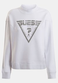 Biała bluza z wysokim kołnierzem, z dużym srebrnym trójkątnym logo z napisem 'GUESS U.S.A. NINETEEN EIGHTY-ONE' na środku.