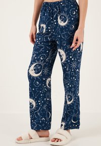 LELA REGULAR FIT - Pizsama szett - indigo