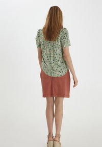 b.young BYMmjoella - Camicetta - oil green mix