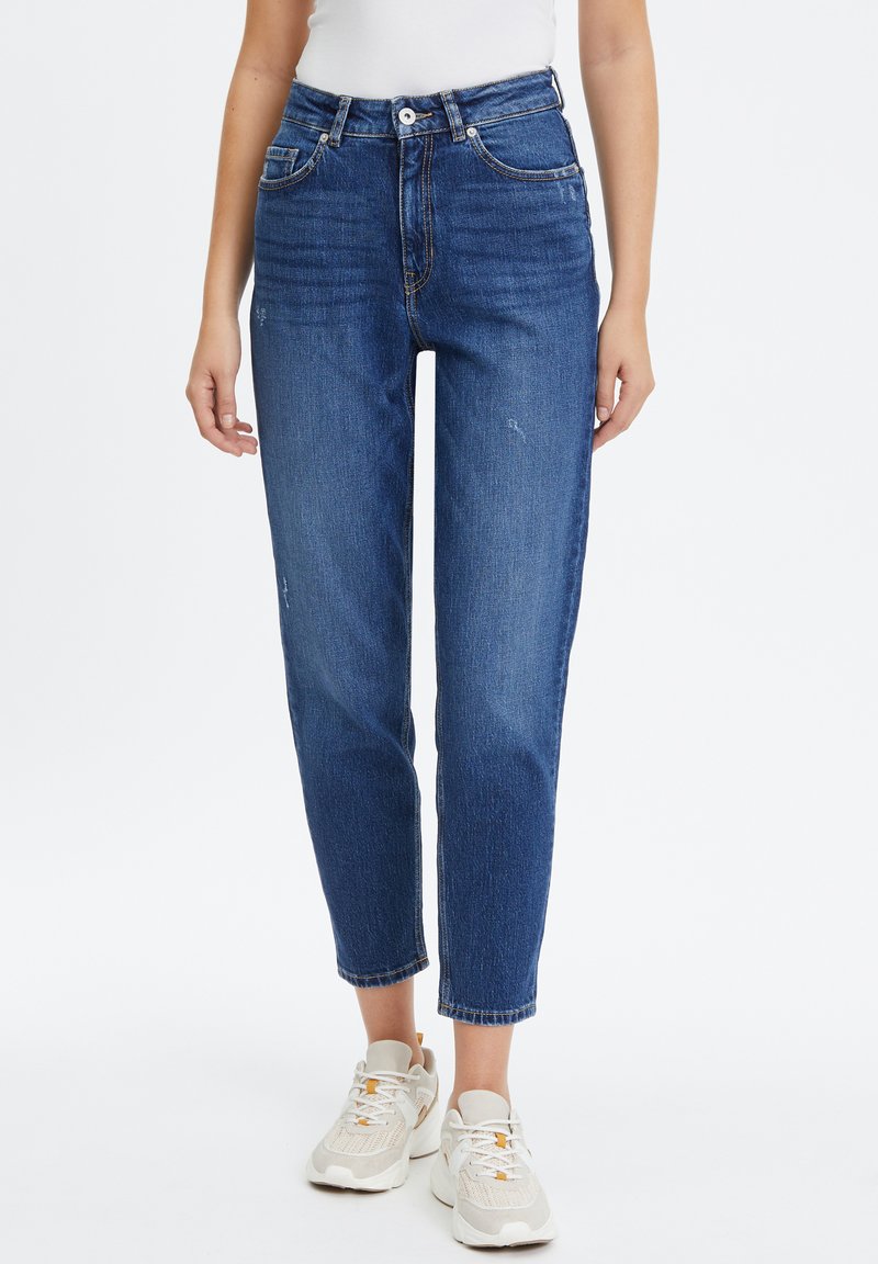 FUTURE:PEOPLE. MOM HIGH WAIST CROPPED - Relaxed fit jeans - blue used destroyed