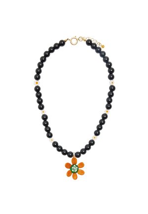 Czarny naszyjnik z koralików z małymi białymi i pomarańczowymi akcentami kwiatowymi. Centralny wisiorek w kształcie kwiatu z zielonymi i białymi detalami. Złote elementy.