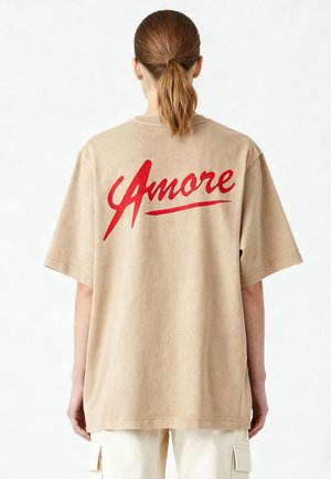 AMORE BACK PRINT HEAVYWEIGHT - T-shirts print - washed beige