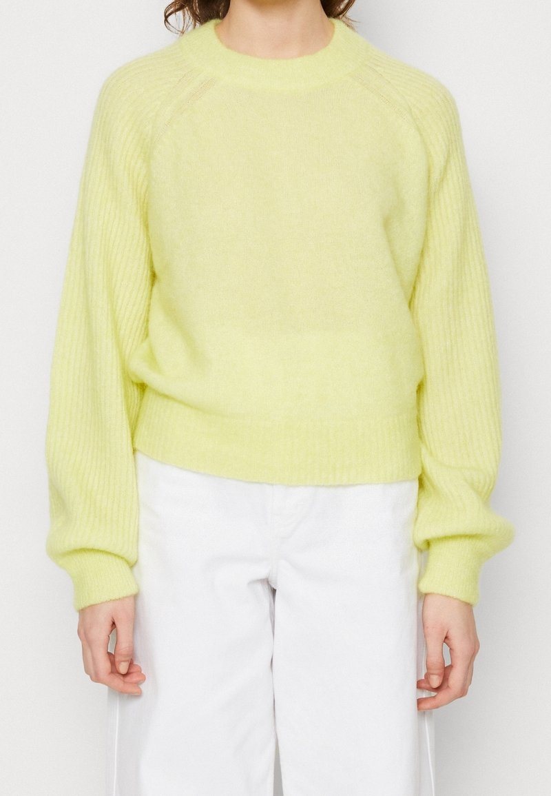 Second Female Pullover - light yellow