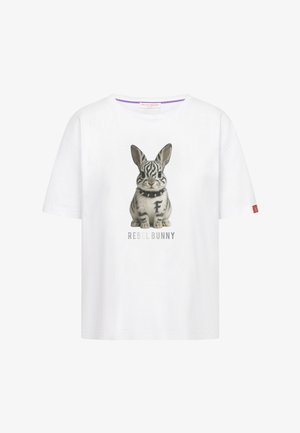 Wit T-shirt met een afbeelding van een gestreepte konijn met een halsband met spikes en de tekst "REBEL BUNNY" eronder.
