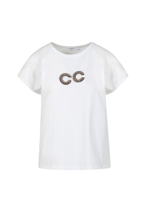 Valge lühikeste varrukatega T-särk ümmarguse kaelusega ja helmestest topelt "C" kaunistusega rinnal.