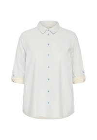 Chemise blanche à boutons avec des rayures verticales bleu clair et manches retroussées, avec un col classique et des boutons bleus sur le devant.