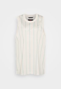 Vit ärmlös mesh-topp med ljusblå vertikala ränder och "AIR JORDAN" tryckt. Har en rund halsringning och en avspänd passform.