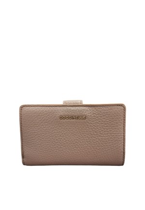 Portafoglio Coccinelle, realizzato in pelle beige texturizzata, forma rettangolare con un logo dorato sul fronte e chiusura a scatto.
