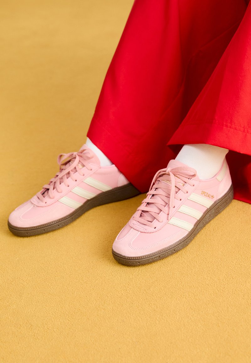 adidas gazelle silver green womens Adidas Samba Spezial Rosa – Blue Monkey Tenis main image 0