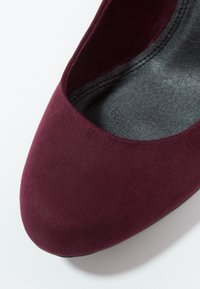 Marco Tozzi Klasické lodičky - dark red