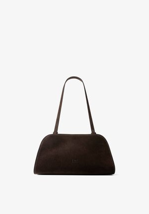 Sac bandoulière en daim brun foncé avec une seule bandoulière et un logo "L37" subtil embossé au centre avant.