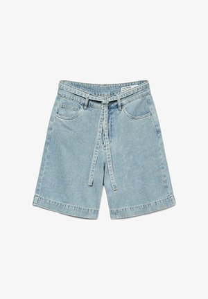 Heled sinine denim lühikesed püksid lõdva lõikega, reguleeritava paelvöödiga ja nelja taskuga. Omab peent pleekimist ja servade töödeldud ääri.