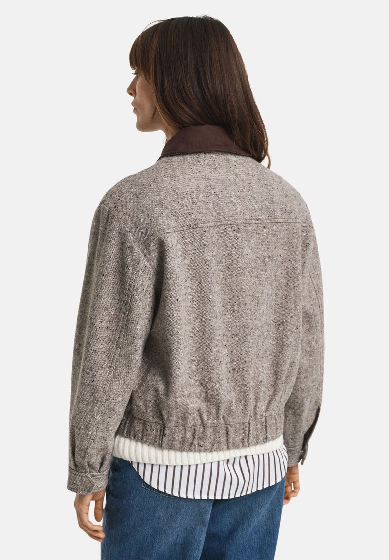 GANT CONTRAST COLLAR - Lehká bunda - deep brown