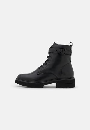 Kotníkové boty na platformě - black