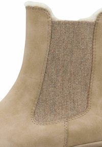 Marco Tozzi CHELSEA  - Bottines à plateau - beige