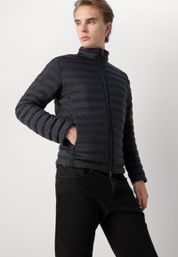 Colmar Originals MENS JACKET - Casaco de penas - black-vulcan