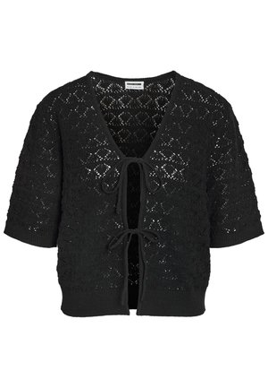 Černý otevřený pletený kardigan s krátkými rukávy, květinovým krajkovým vzorem a dvěma zavazovacími uzly vpředu.