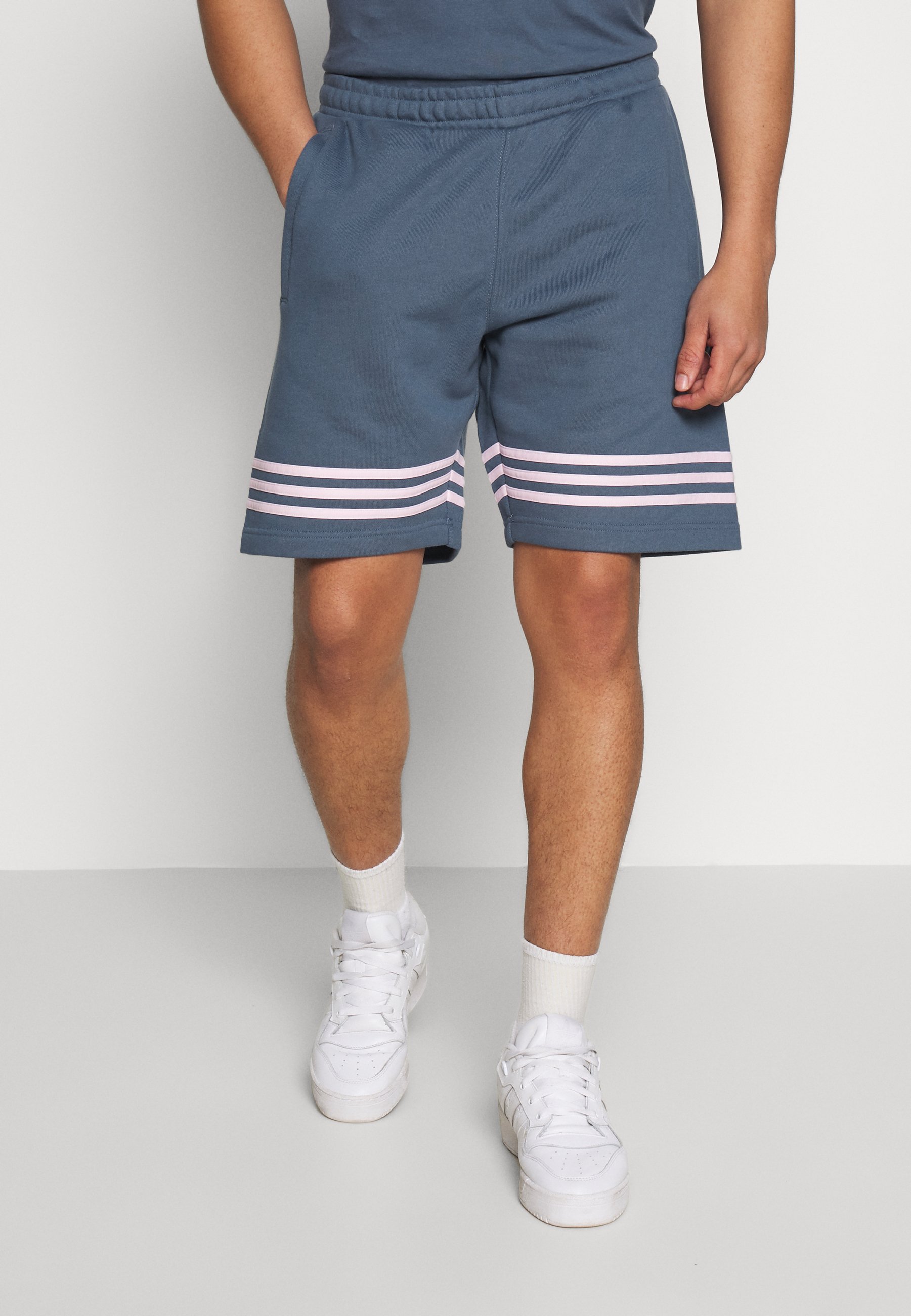 adidas Originals OUTLINE - Shorts - black - Zalando.de