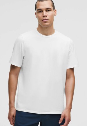 CLASSIC-FIT 3 PACK - Lihtne T-särk - white white white