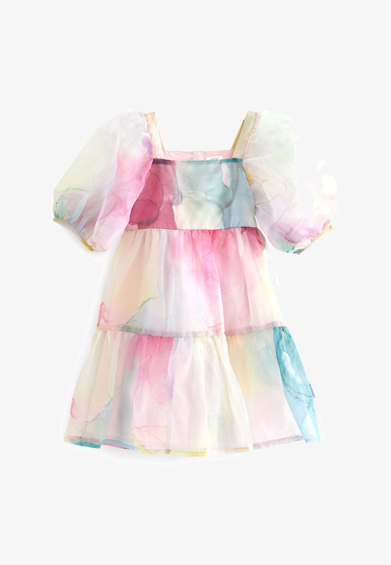 Robe à manches bouffantes en tissu transparent et léger, présentant un design à volants avec un imprimé effet aquarelle dans des couleurs pastel. Encolure carrée.