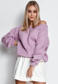 - Sweter