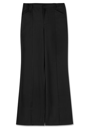 Calças largas pretas com uma textura suave, apresentando dois bolsos frontais e um vinco prensado na frente de cada perna.