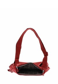 Borsa a spalla rossa in nylon con superficie testurizzata, chiusura con zip e tracolla regolabile. L'interno presenta una fodera a motivo.