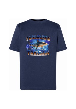 - T-shirt z nadrukiem
