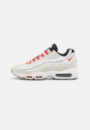 Nike Sportswear, AIR MAX 95 XCAT NN - Zapatillas - light bone/habanero red/black/ghost green/phantom/sail