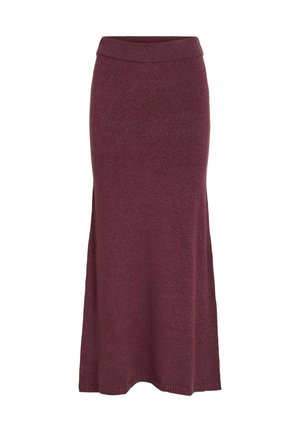 Jupe maxi en maille bordeaux avec une taille ajustée, une forme légèrement évasée, une texture lisse et des détails côtelés à l'ourlet.