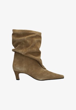 Steve Madden, STEVE MADDEN DAMES ENKELLAARSJES VEXA. - Cowboy-/Bikerlaarsjes - koe khaki olv suede