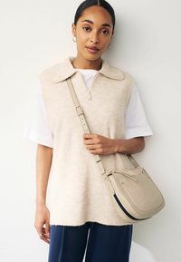 Next SADDLE STANDARD - Keresztpántos táska - bone cream