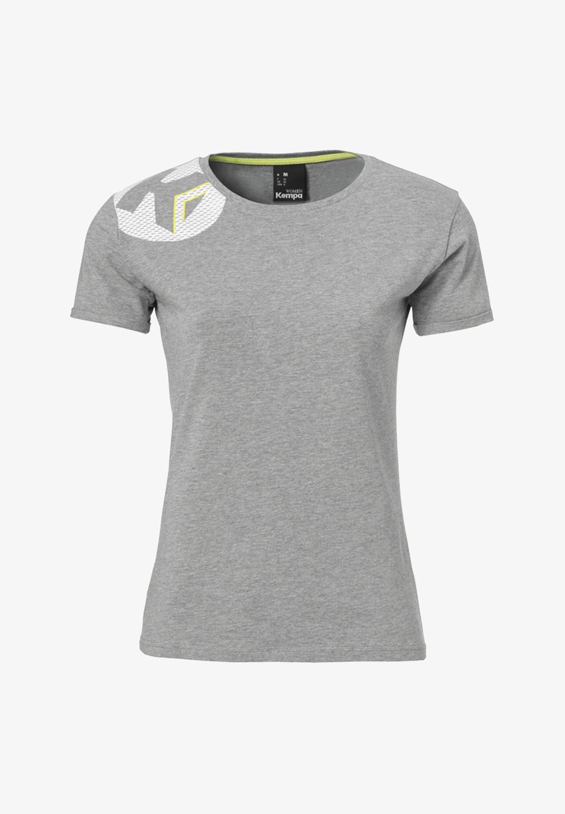 T-shirt grigio a maniche corte con collo rotondo. Notevoli motivi geometrici bianchi e gialli sulla spalla sinistra. Realizzato in un tessuto morbido e strutturato.