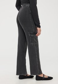 Terranova CARGO WIDE - Jeans a sigaretta - nero denim